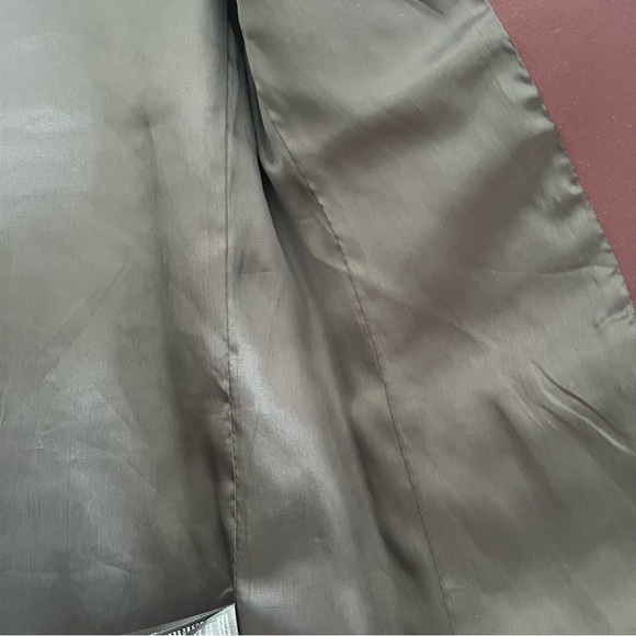 LIKE NEW H&M Polish Maroon Blazer - Picture 4 of 6